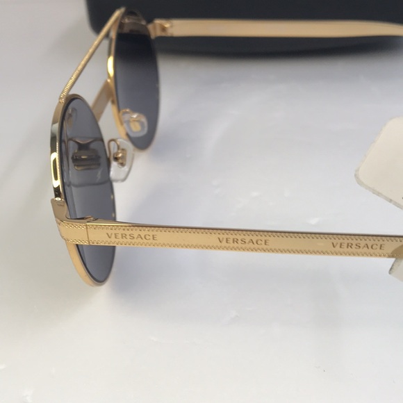 💯- New Authentic Versace Round VE2210 gold frame with dark grey polarized s… - Picture 6 of 15